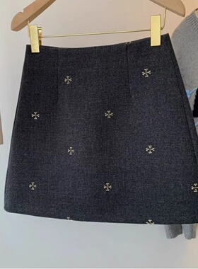 胖妹妹显瘦小个子深灰色毛呢半身裙2026年高腰a字雪花包臀短裙女