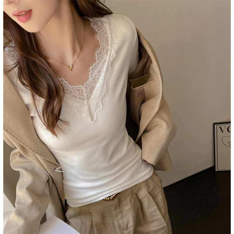 磨毛V领蕾丝拼接德绒长袖打底衫女内搭正肩t恤可外穿显瘦上衣，女装T恤，搜酷衣阁