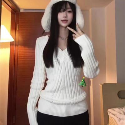 白色V领长袖针织衫女装秋冬季毛衣设计感修身收腰内搭打底衫上衣