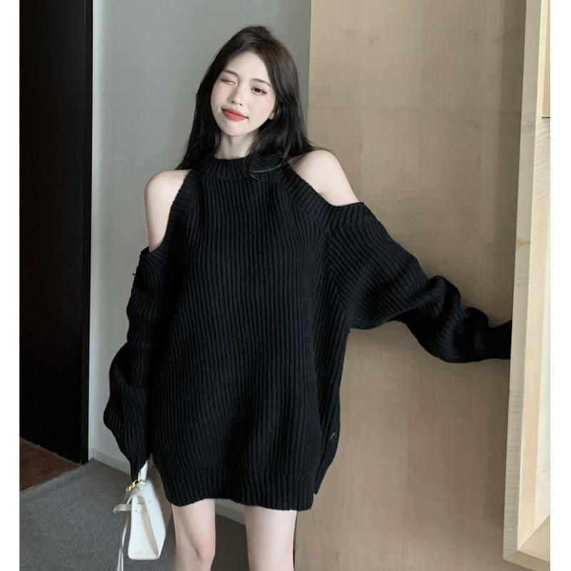 大码慵懒风黑色镂空露肩套头毛衣女春秋宽松中长款挂脖针织衫上衣