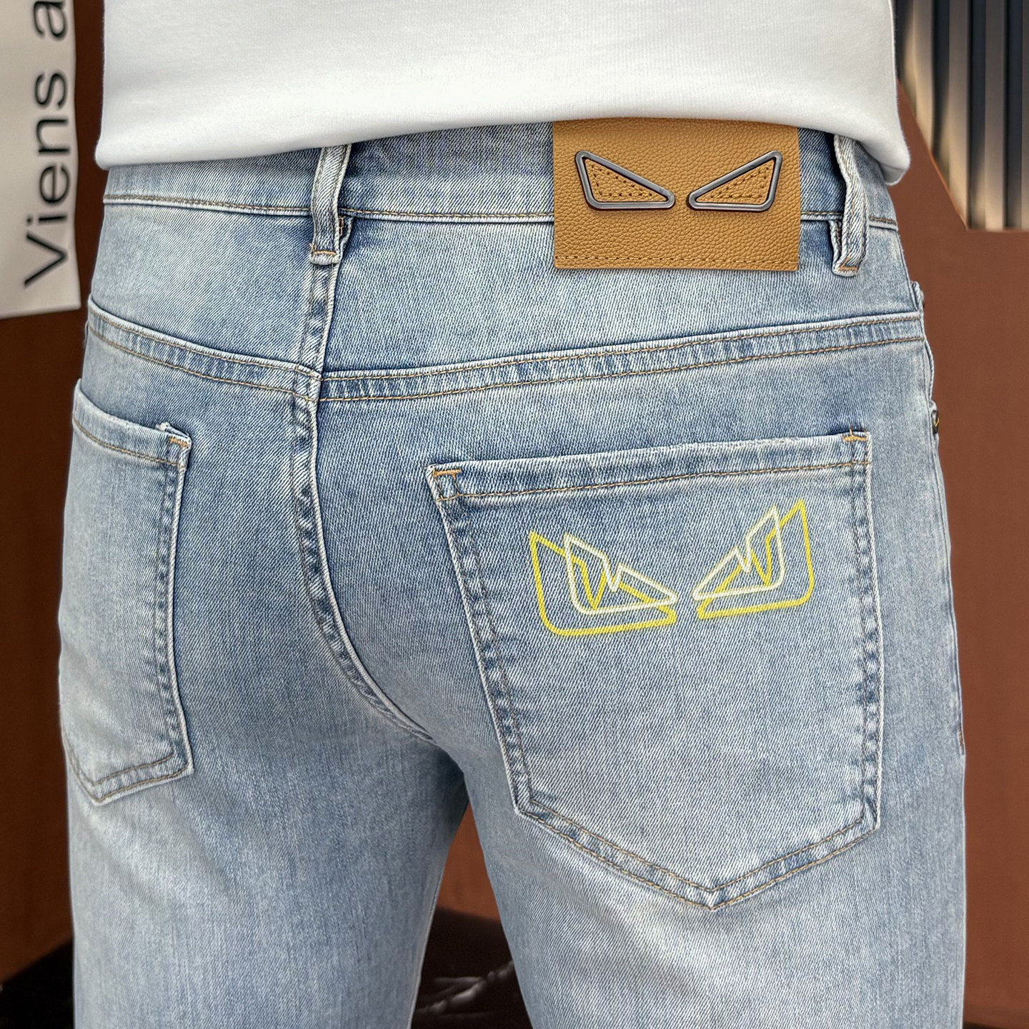 2026新款高端欧货牛仔裤男士修身小直筒时尚潮流春夏季浅蓝色裤子