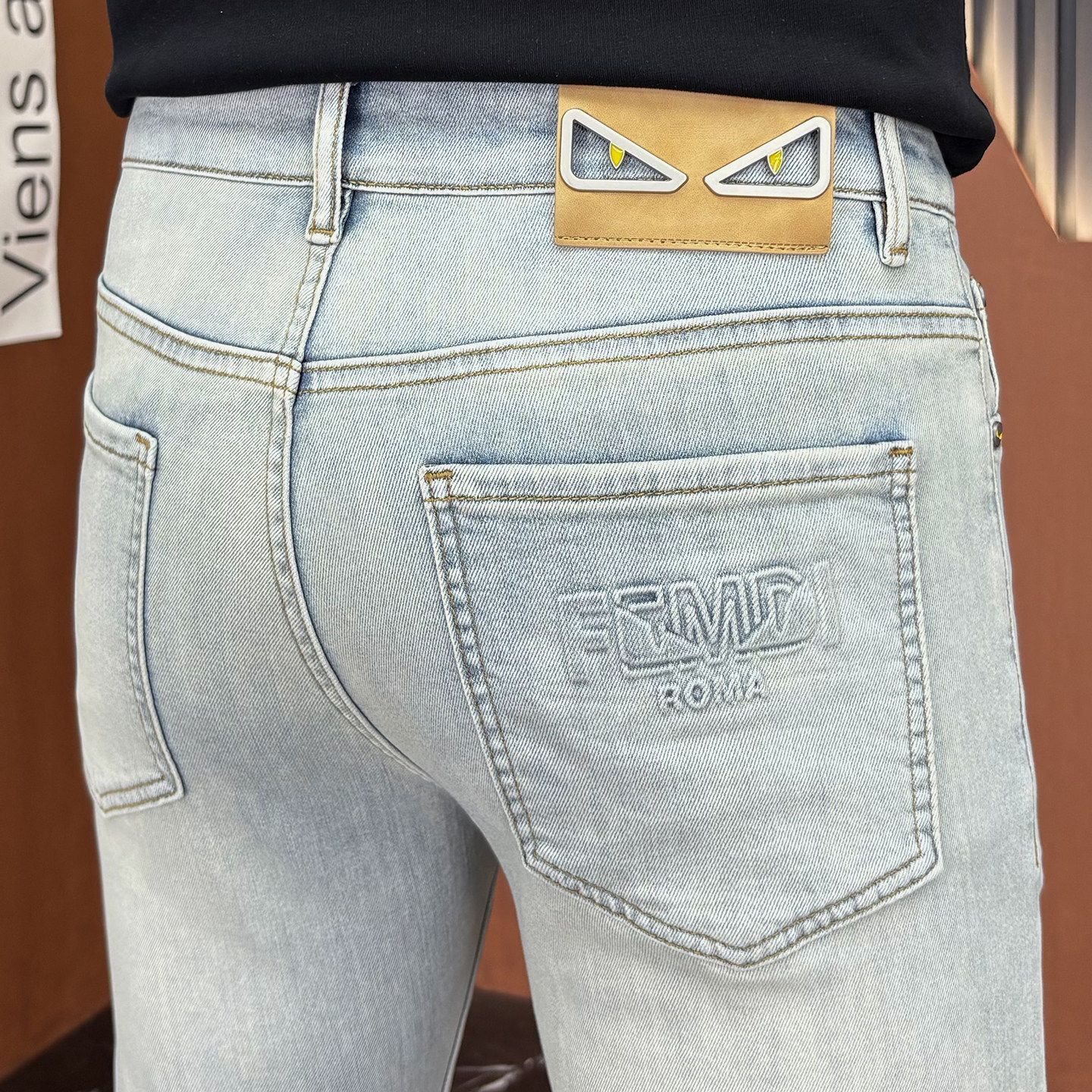 欧洲站高端奢侈品男士浅蓝色牛仔裤男修身小脚春夏款一线大牌裤子