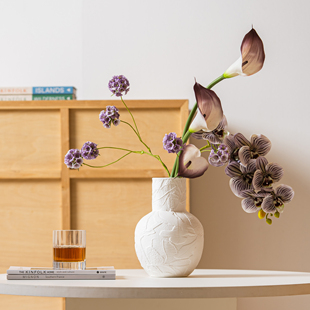 寂器 浮雕陶瓷花瓶法式复古艺术客厅摆件侘寂风水培花器新中式