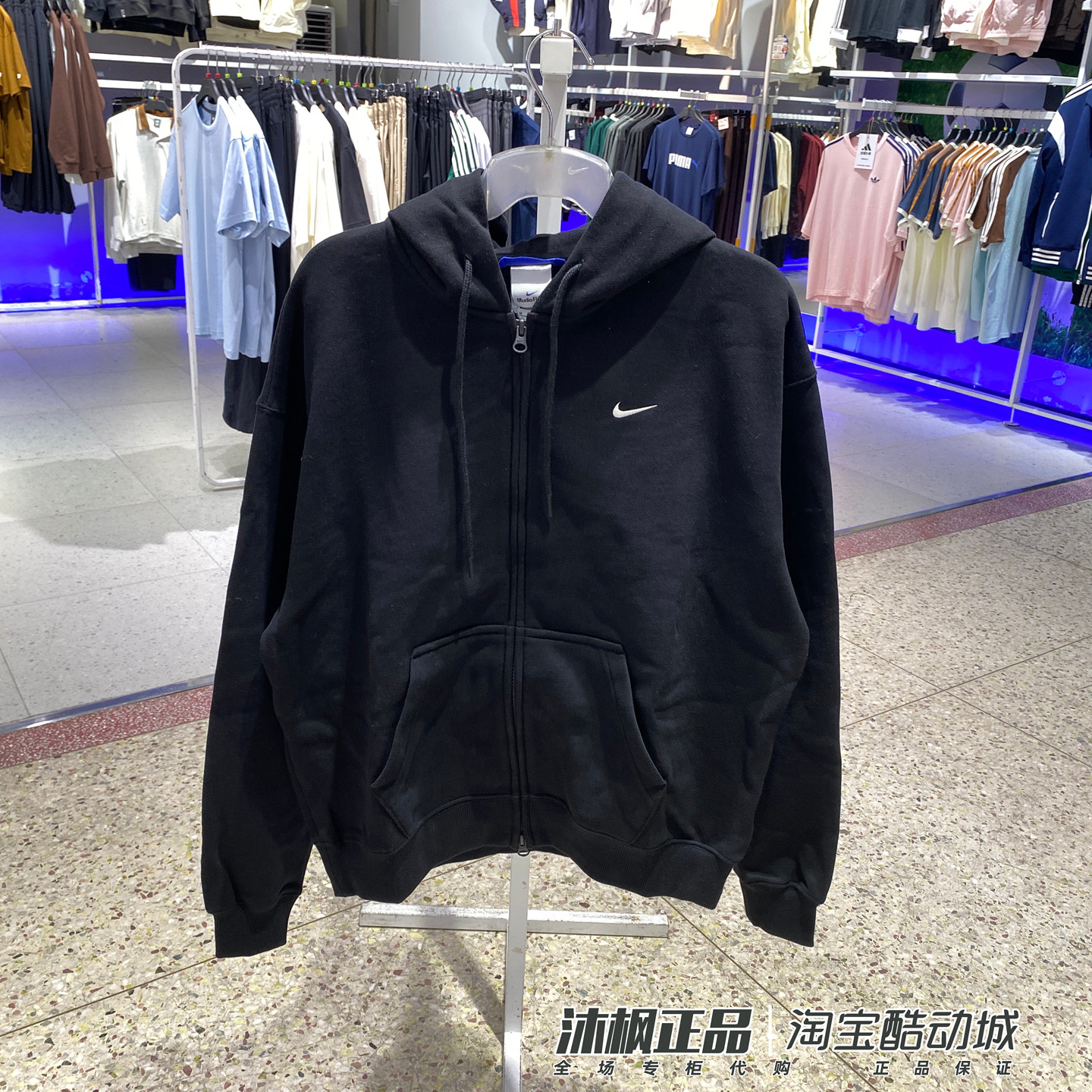 耐克女连帽加绒保暖运动夹克外套