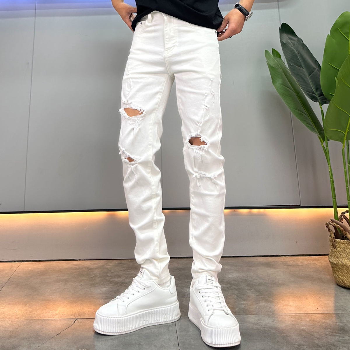 设计款破洞高弹牛仔裤男春夏季时尚潮流修身小脚休闲裤子