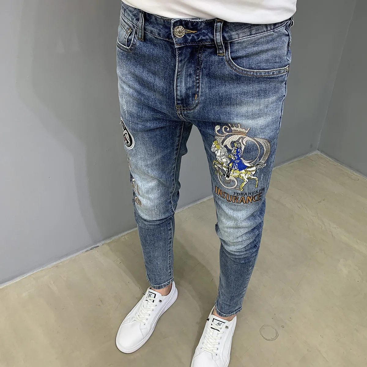 刺绣花牛仔裤男潮牌夏季薄款修身小脚裤高端欧货时尚青年休闲裤子