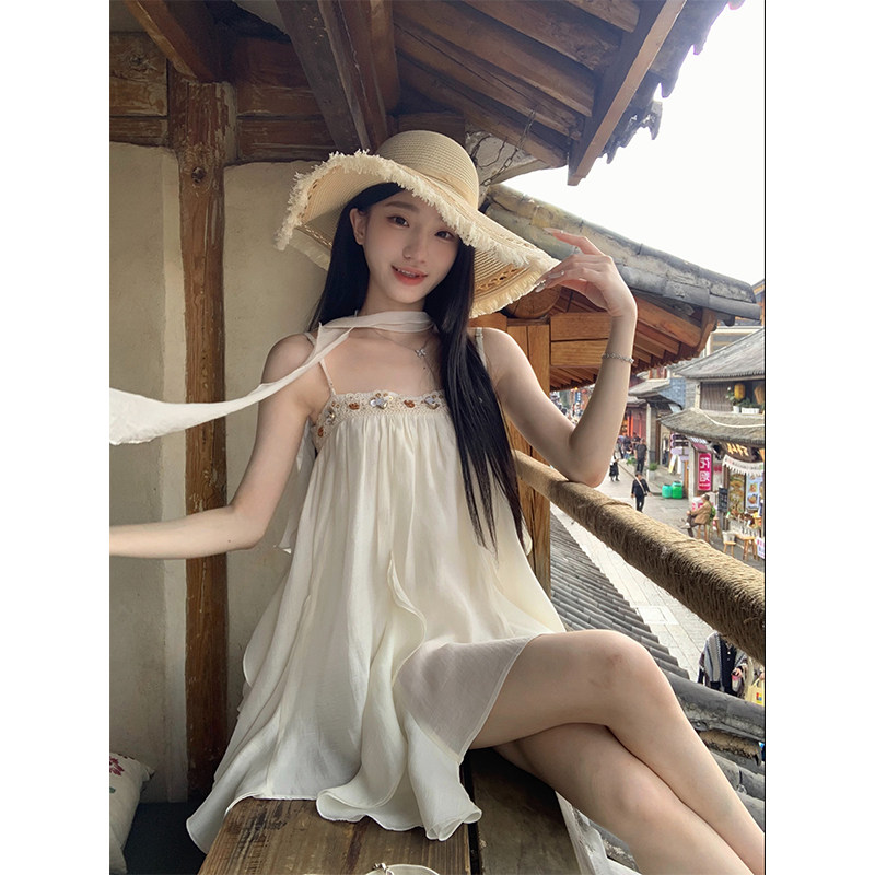 YIYIWANG 素白doll 民族风天丝白色花边吊带连衣裙显白显瘦短裙