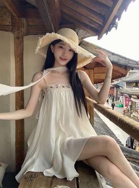 YYW汪澜的妹妹 素白doll 民族风天丝白色花边吊带裙显白显瘦短裙
