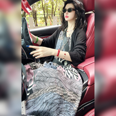 静奢风A字裙其他材质创意