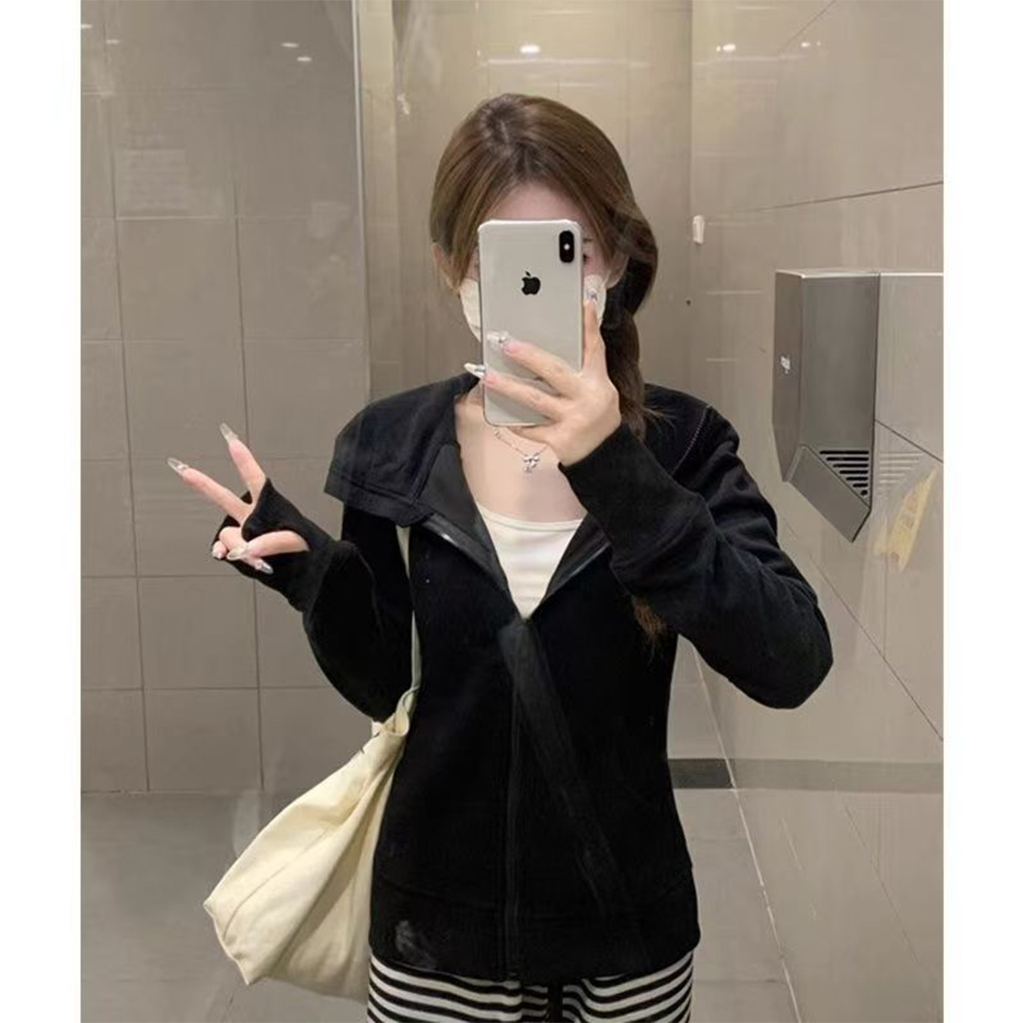 加绒修身正肩卫衣短款口袋外套女2025年冬季连帽时尚收腰鱼骨上衣