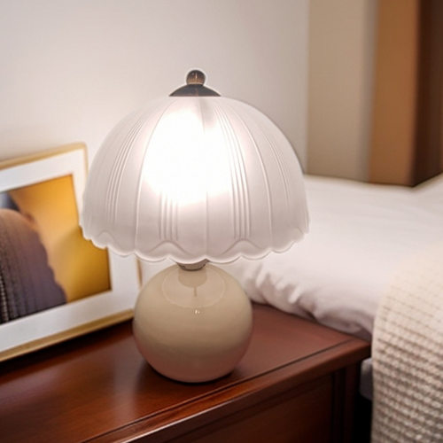 日本品质北欧水母陶瓷调光台灯卧室夜灯书房护眼床头装饰台灯奶油