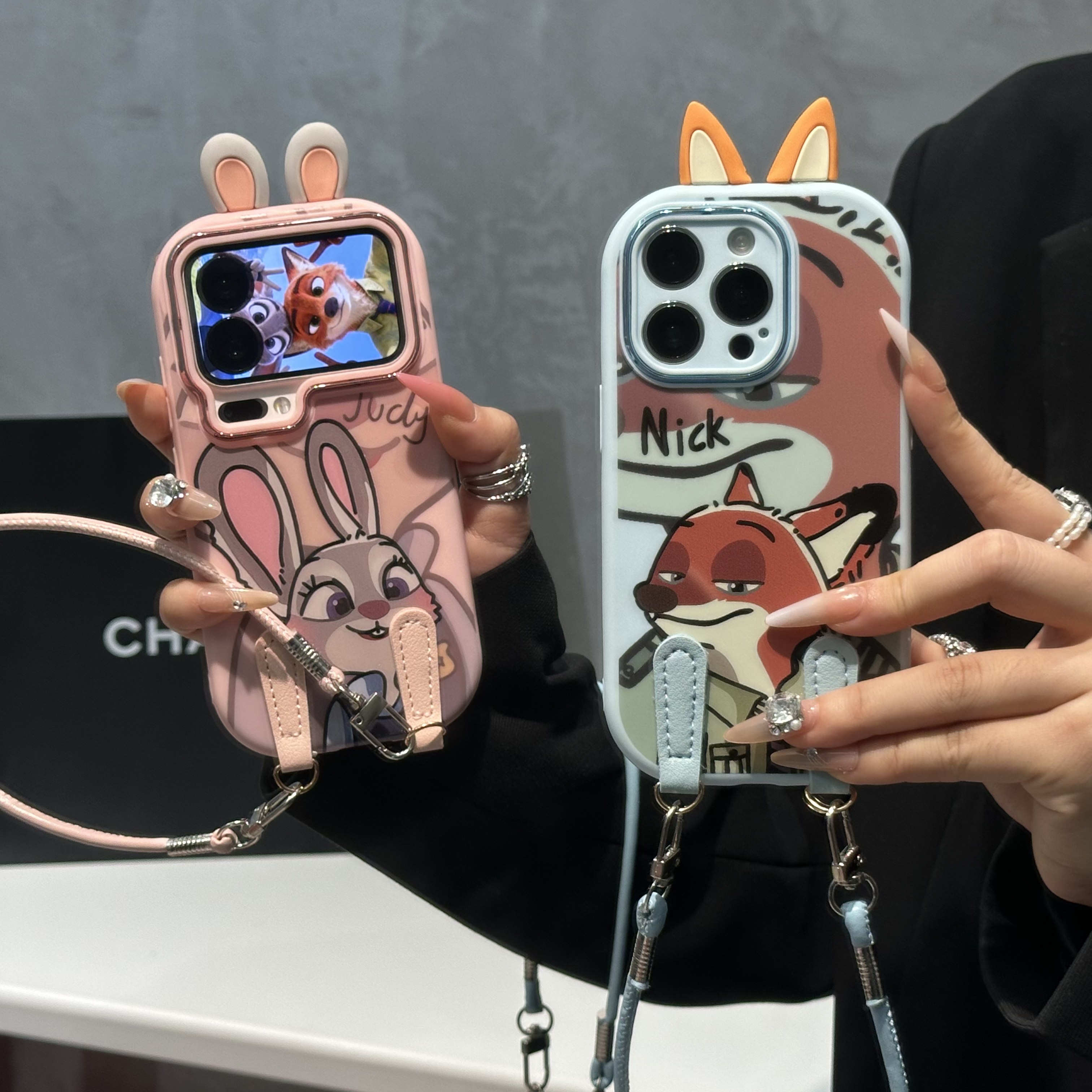 朱迪尼克耳朵挂绳适用苹果17/16promax精孔手机壳iPhone15/14/13pro情侣款vivo华为p70小米17oppo防摔软壳潮