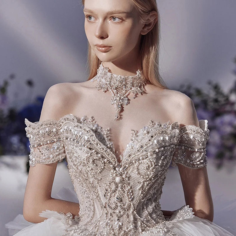  White land model (unprocessed by single wedding dresses)+Tailor -made (not refund or change)   + $4.71 