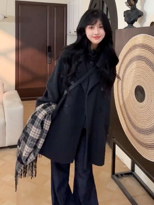 2025新款韩系高级感黑色短款毛呢外套女秋冬季小个子加厚呢子大衣