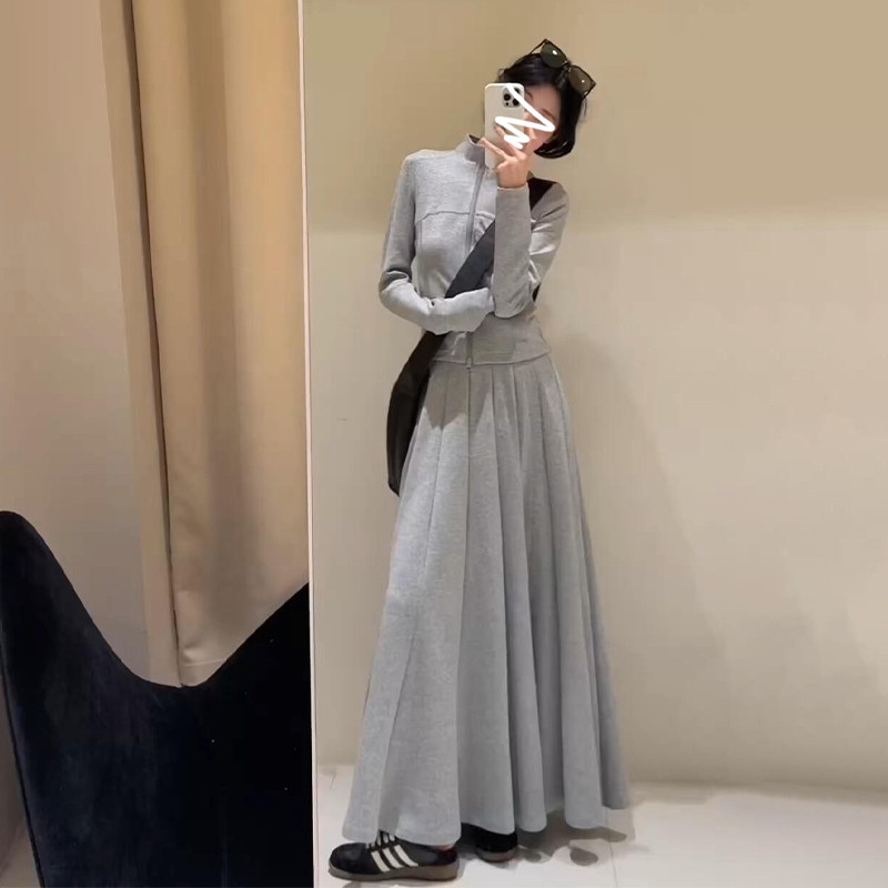 2025新款韩系慵懒风穿搭一整套灰色连衣裙子女初春季休闲套装长裙