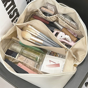 化妆包2023新款超火旅行便携大容量女护肤品收纳洗漱袋ins高级感