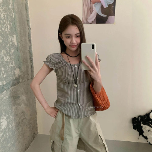 MZI STUDIO 夏季韩版盐系条纹百搭显瘦单排扣泡泡袖小衫女157692