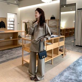 Hers一勺甜秋冬韩系设计感不规则保暖毛衣+休闲屁帘裤套装女92830