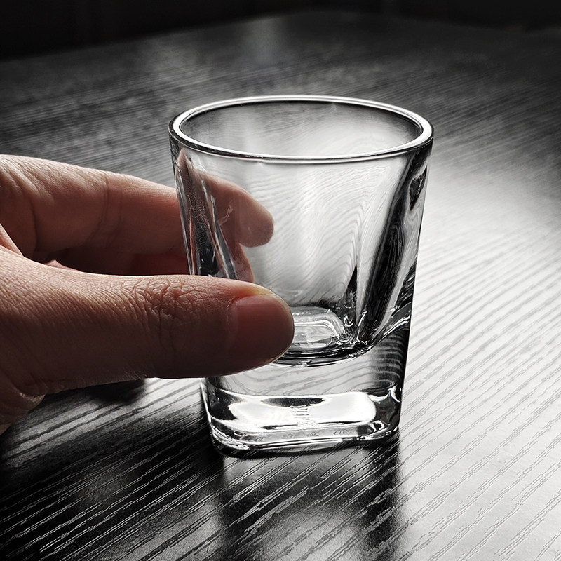 玻璃二两白酒杯轻奢高档小酒杯喝酒杯子高颜值高端精致高级感家用图片