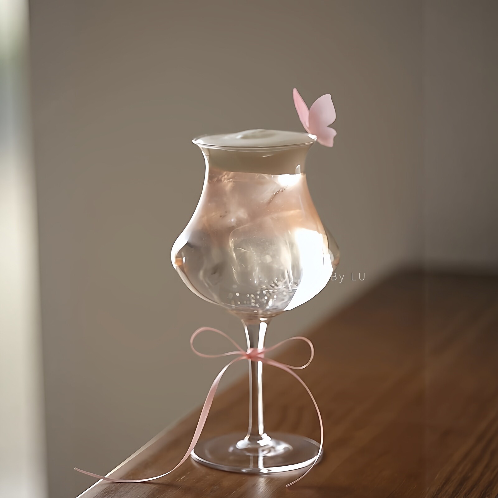 立减5元高颜值蝴蝶结高脚玻璃杯