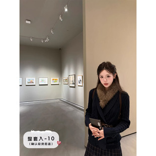 毛领藏青麻花针织套装 格温小镇 女皮扣格纹半裙 piggy 八盖pinky