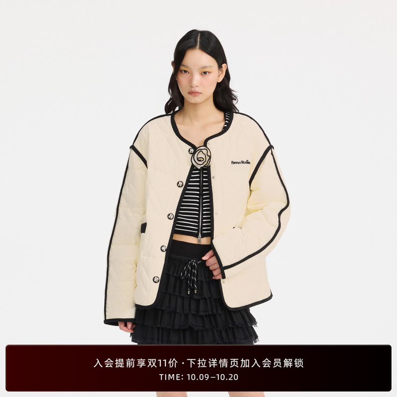 REVAN芮范奥莱冬季樱桃系列小香风格纹羽绒服外套RM90502304