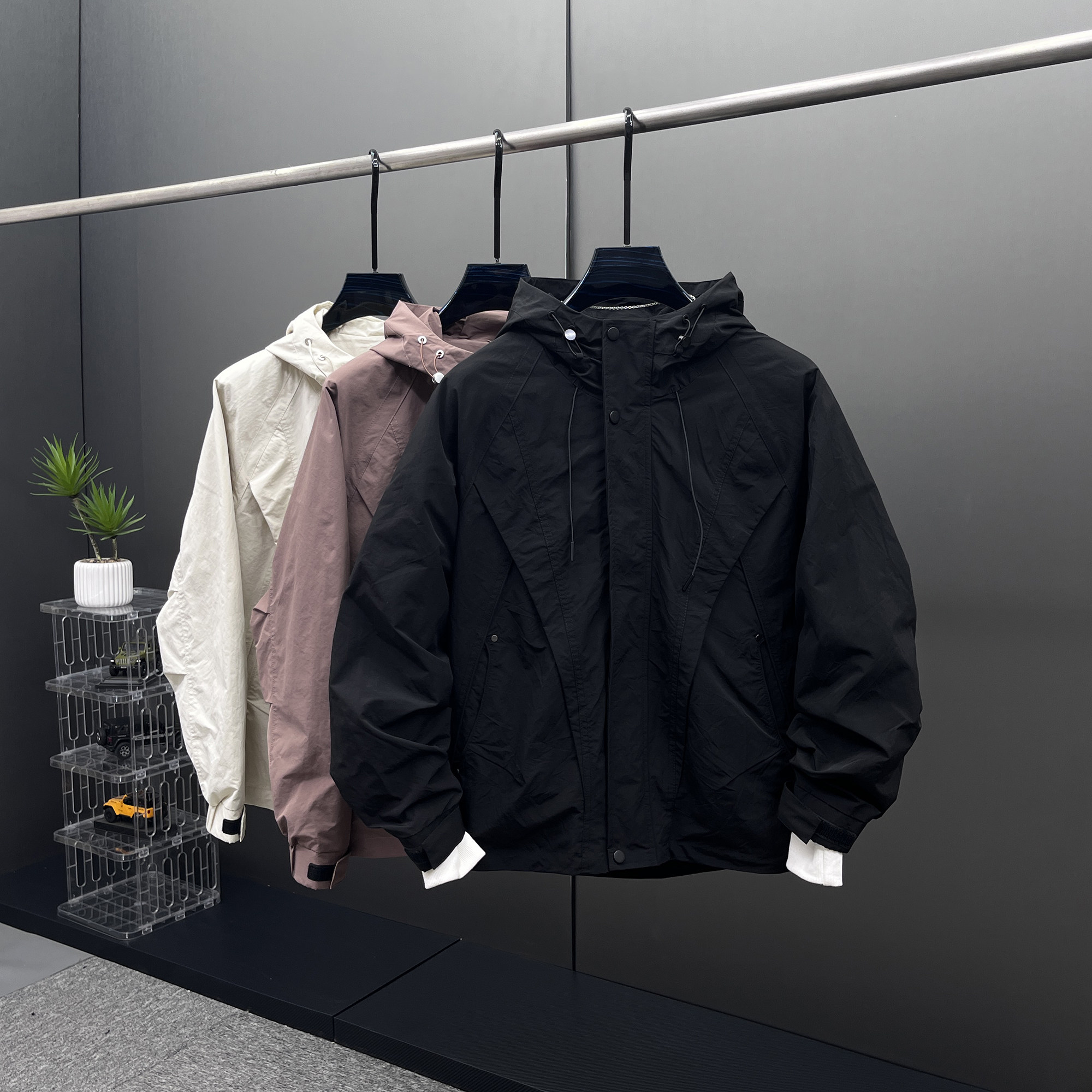 2025秋季新款连帽外套男潮牌黑色休闲加棉工装夹克男士户外冲锋衣