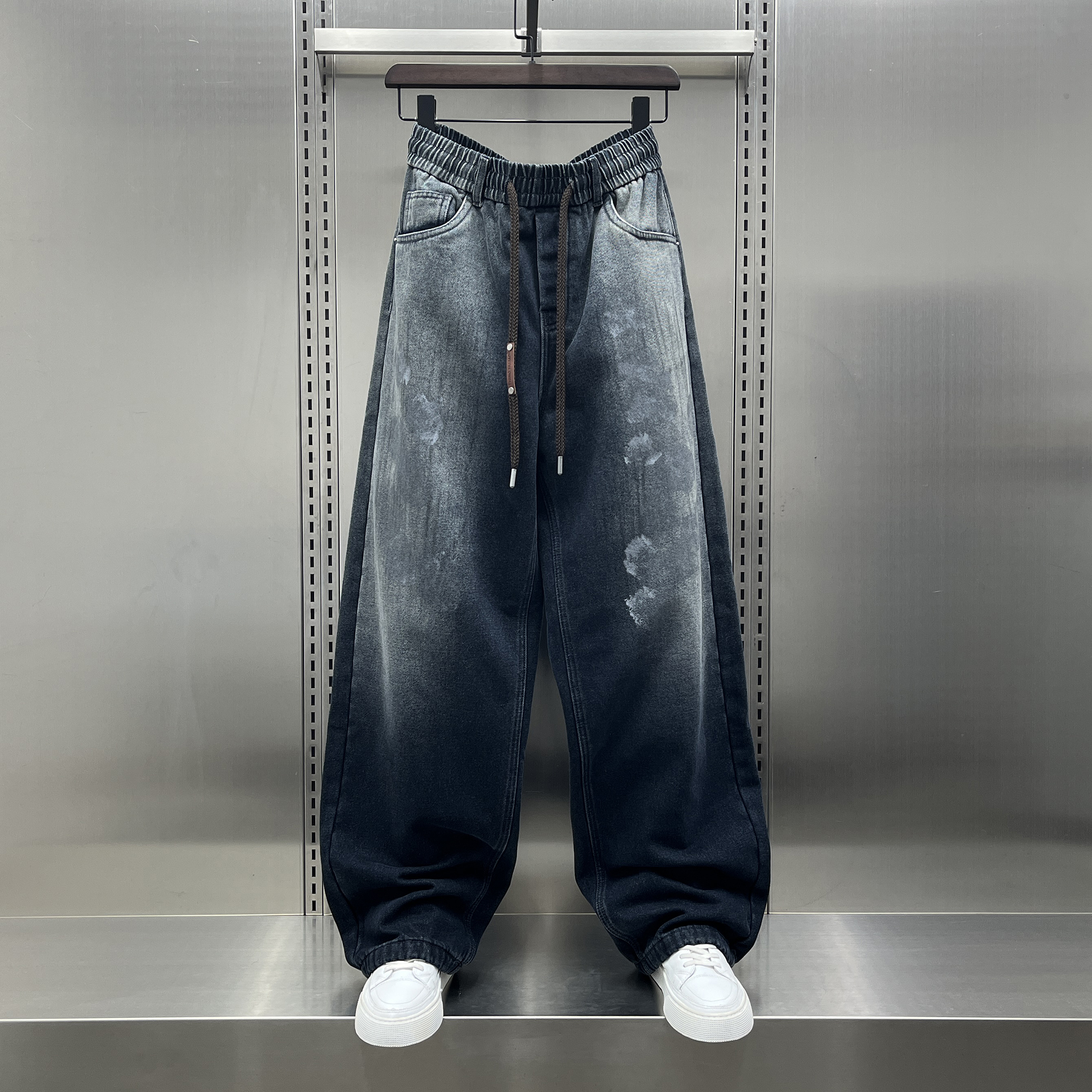 高级感设计渐变水洗牛仔裤