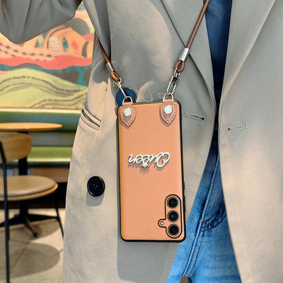 适用于三星GalaxyC55手机壳简约商务高级感棕色皮质硬壳GalaxyC55 新5G潮牌字母斜挎皮绳女潮款防摔保护套