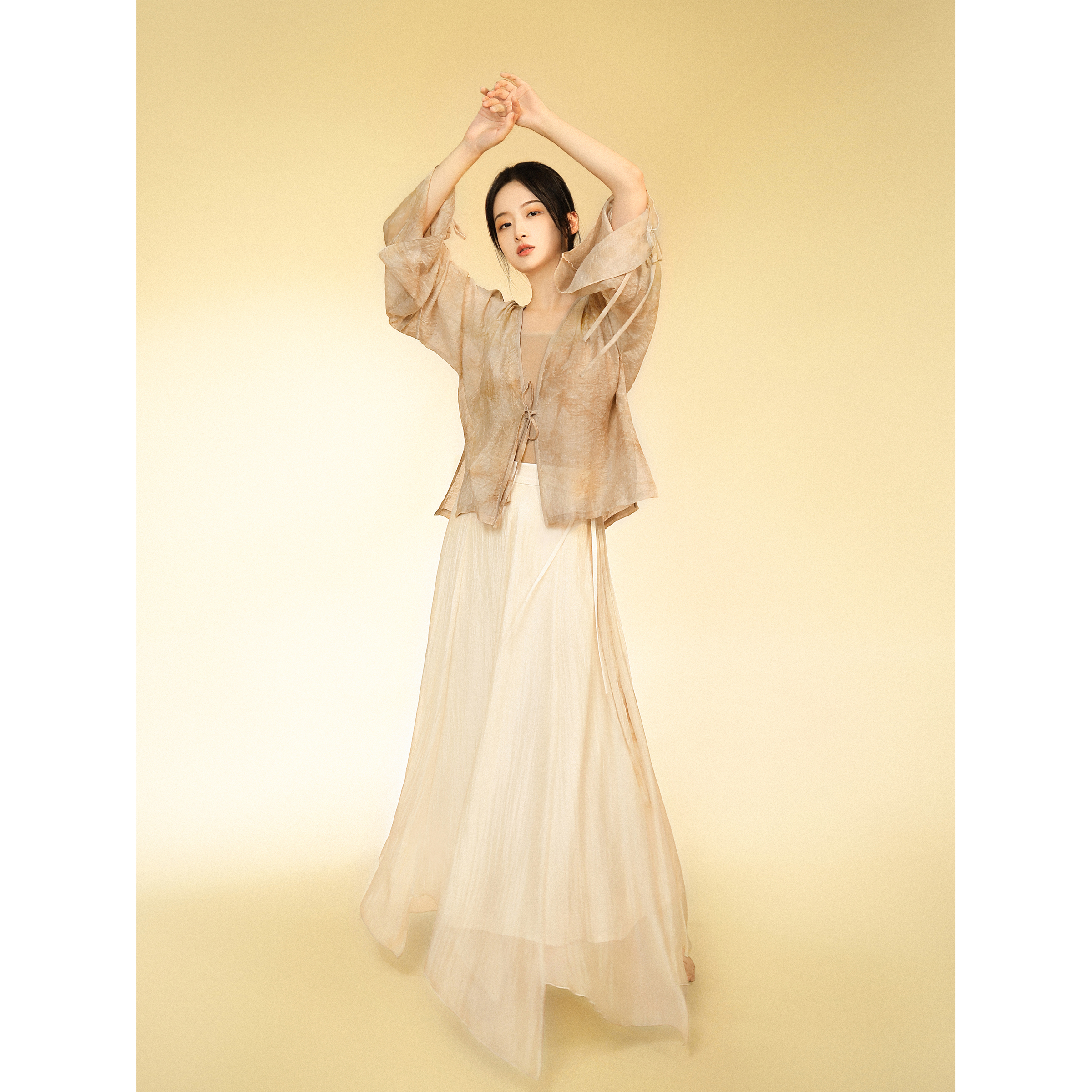 雨初晴汉元素改良汉服女