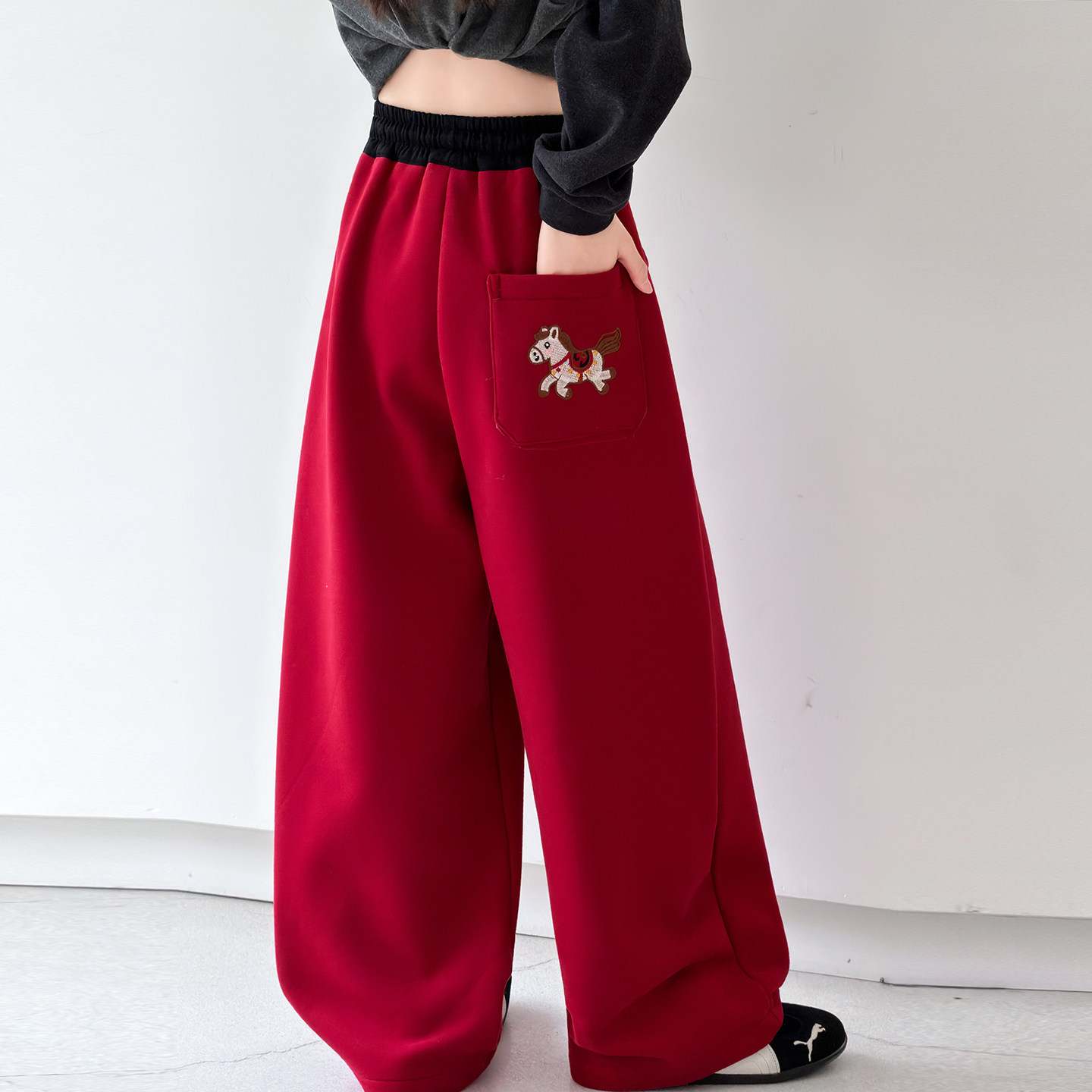 女童加绒裤子2026新款洋气儿童休闲加厚弯刀裤女孩年货马年阔腿裤