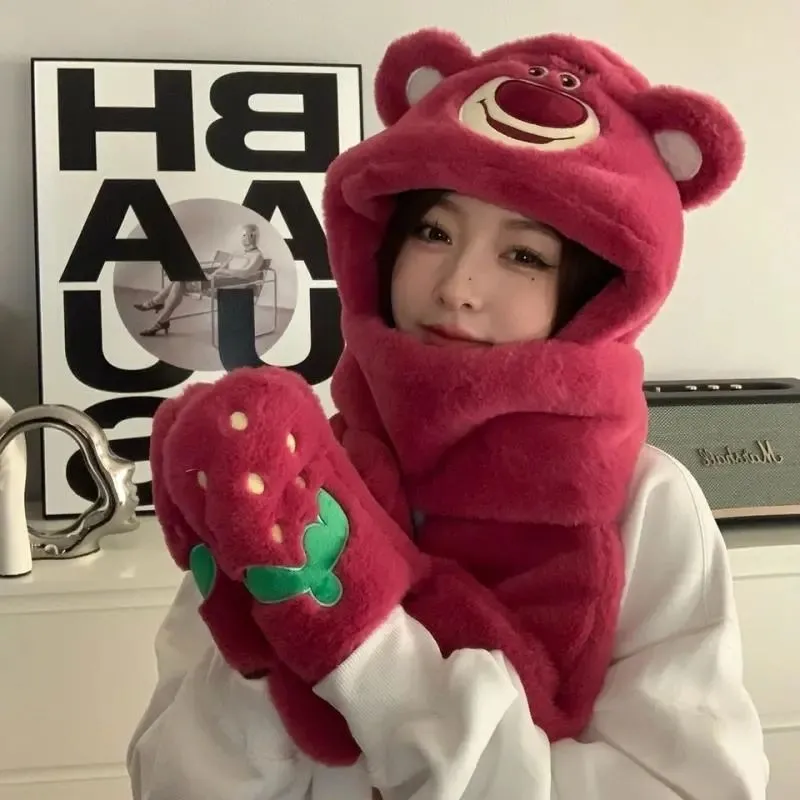 三件套一体草莓熊围巾手套帽子