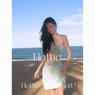 挂脖抹胸比基尼女分体式 显瘦度假海滩泳衣套装