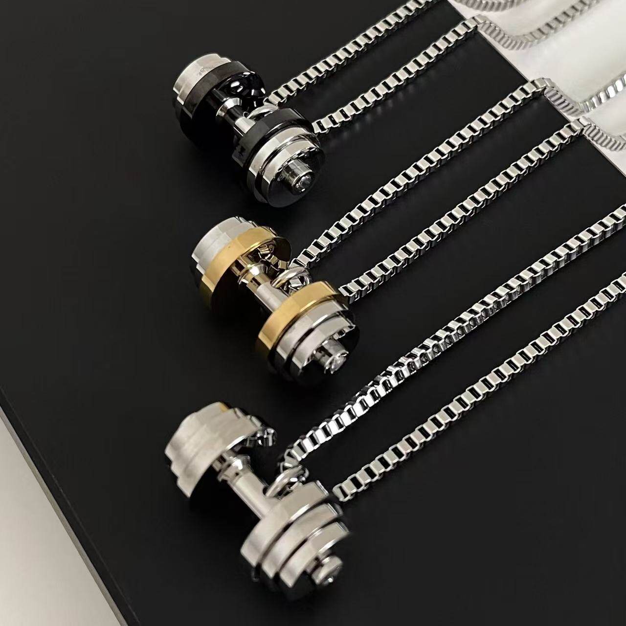 男女哑铃项链健身运动不褪色杠铃吊坠美式高级感潮牌百搭生日礼物
