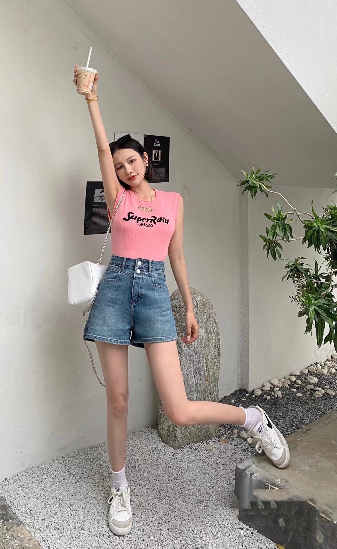 简约牛仔短裤现货夏季开叉显瘦高