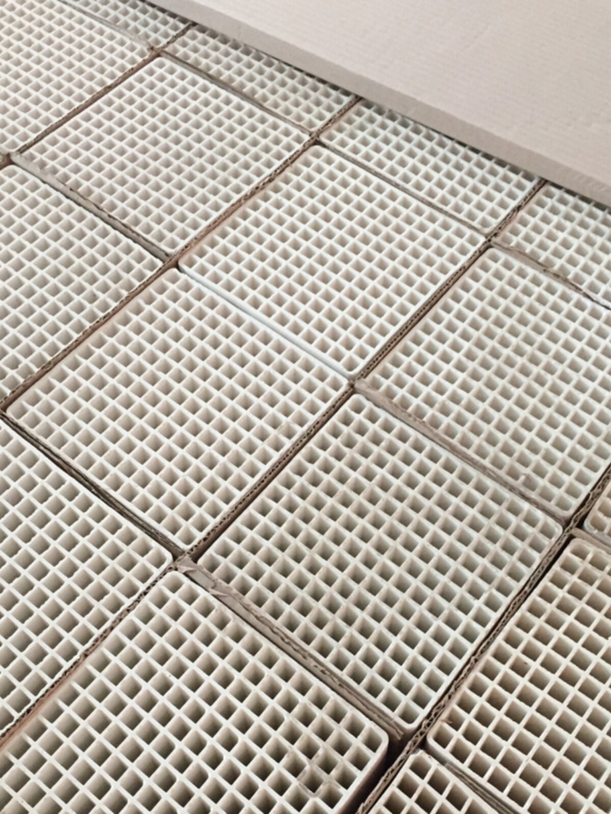 热转换器用圆形多孔蜂窝陶瓷蓄热体耐火砖耐高温烟气过滤筒