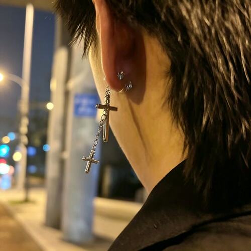 抗拒不了！十字架耳钉吊坠欧美小众设计耳链高级感拍照出片小神器