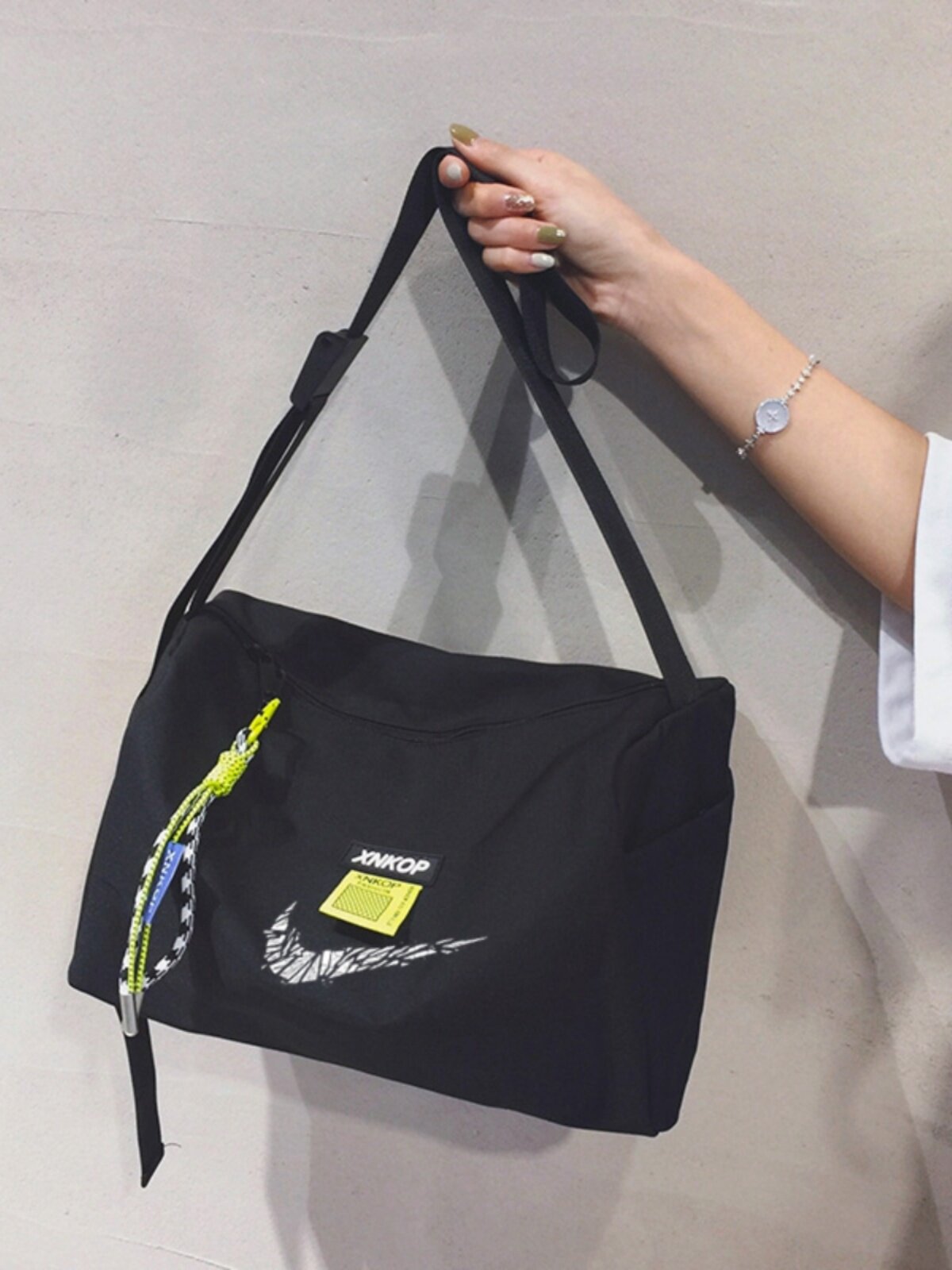 여성용 NY & NB 캔버스 가방 2024 새로운 스포츠 피트니스 크로스 바디 백 대용량 학생 클래스 숄더 백 유행