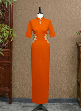 春意阑珊-（隆佳秀走秀旗袍111792）