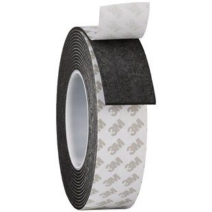 The crack of the door sealing strip of push-pull window