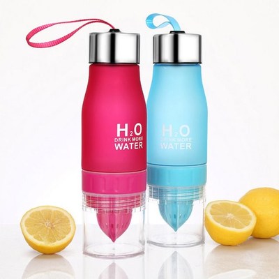 Portable Outdoor Lemon Orange Juicer Cup Travel Manual Juice