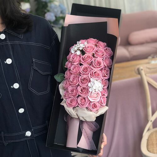 Simulation artificial flowers bouquets of roses to send his
