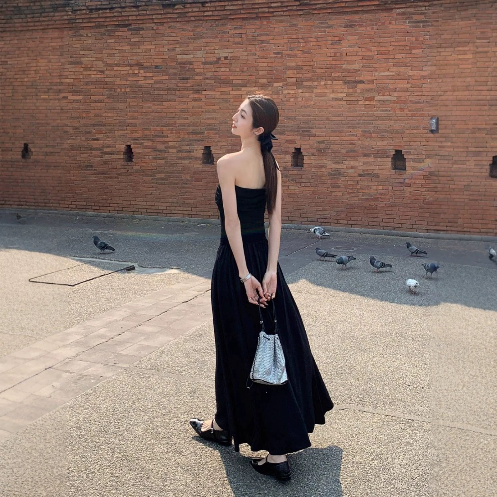 黑色法式一字肩收腰显瘦连衣裙女