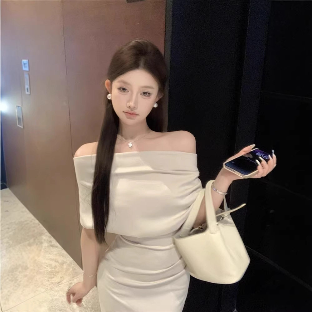 韩式斜肩斜领修身高腰包臀连衣裙