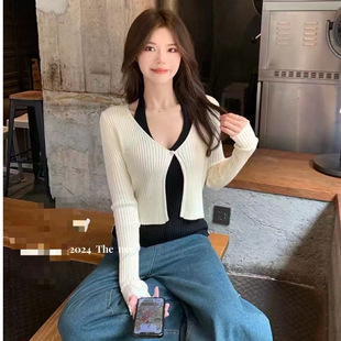 撞色v领挂脖假两件针织衫 叠穿感修身 女秋季 时尚 套头毛衣 新款 法式