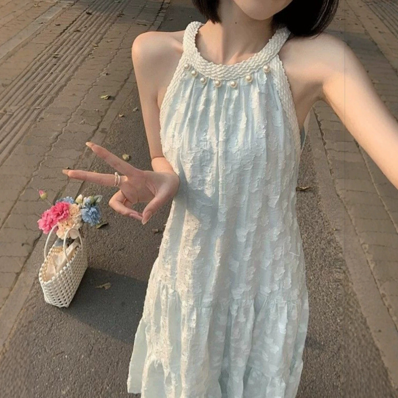 法式珍珠挂脖无袖A字度假连衣裙