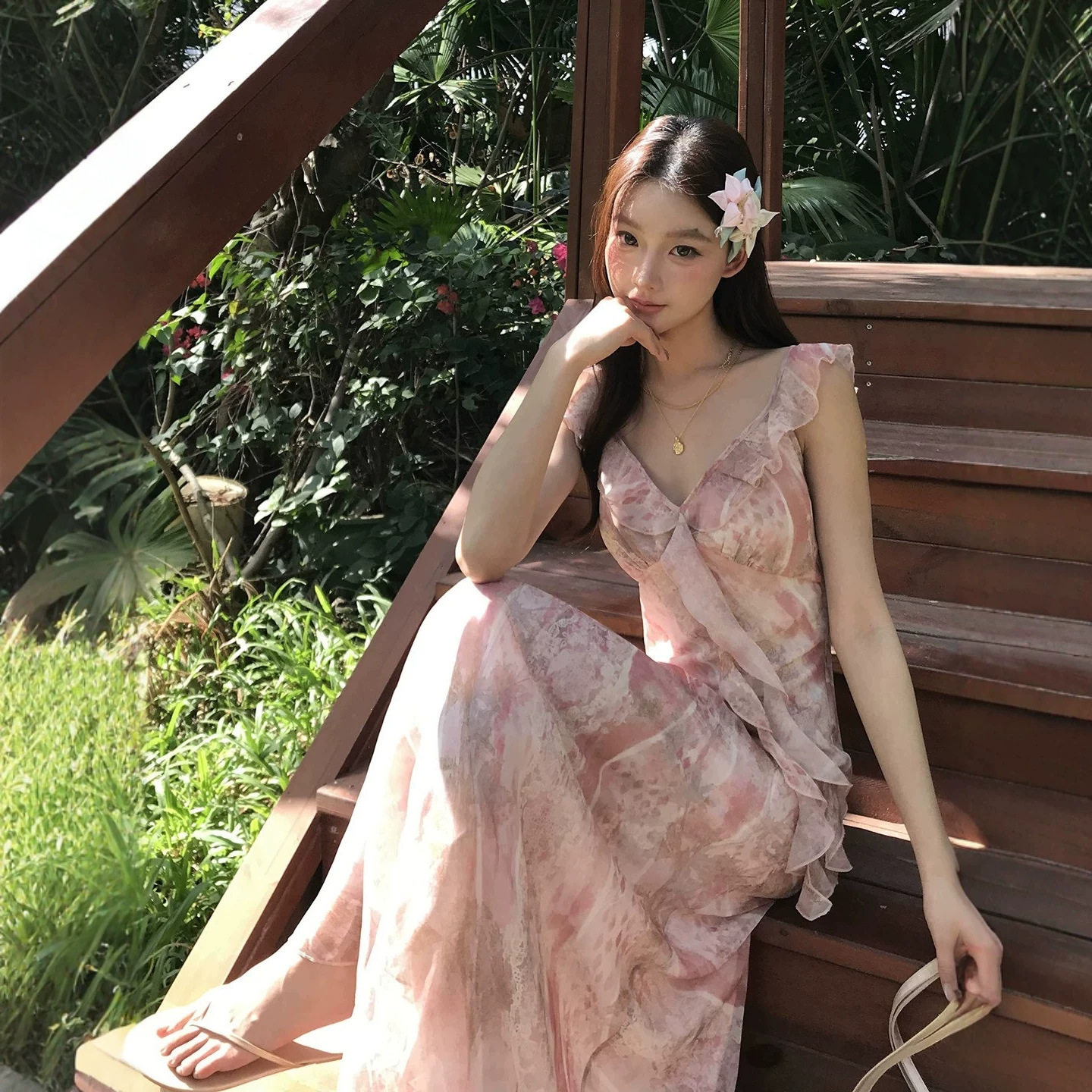 夏季法式V领印花收腰显瘦连衣裙