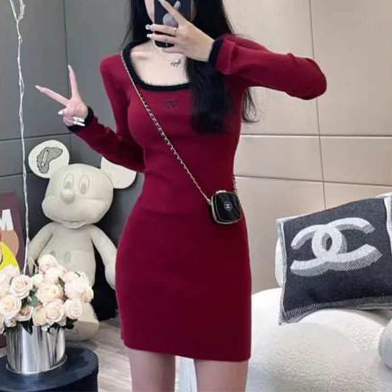 法式长袖连衣裙女2025秋冬季新款气质裙子修身显瘦小个子包臀短裙