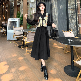新中式盘扣国风马甲两件套连衣裙秋冬大码胖mm复古收腰显瘦套装裙