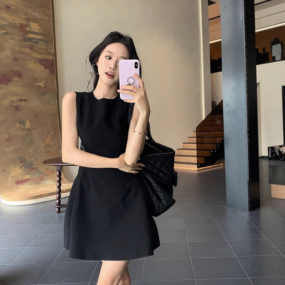 气质修身无袖背心连衣裙女2026夏季显瘦百搭短裙小个子收腰A字裙